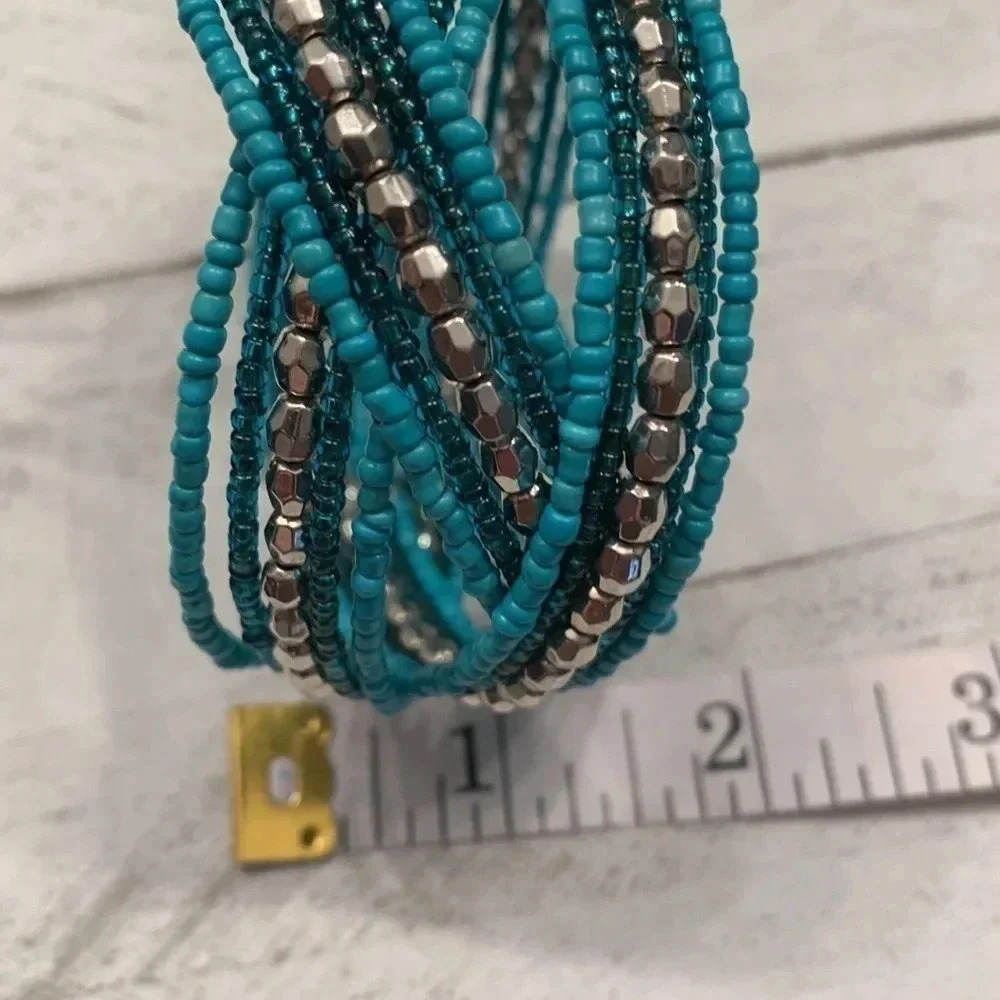 Beads  and silvertone set - Picture 6 of 7